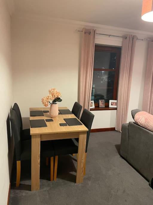 Nevis Apartment Located In Fort William Centre מראה חיצוני תמונה