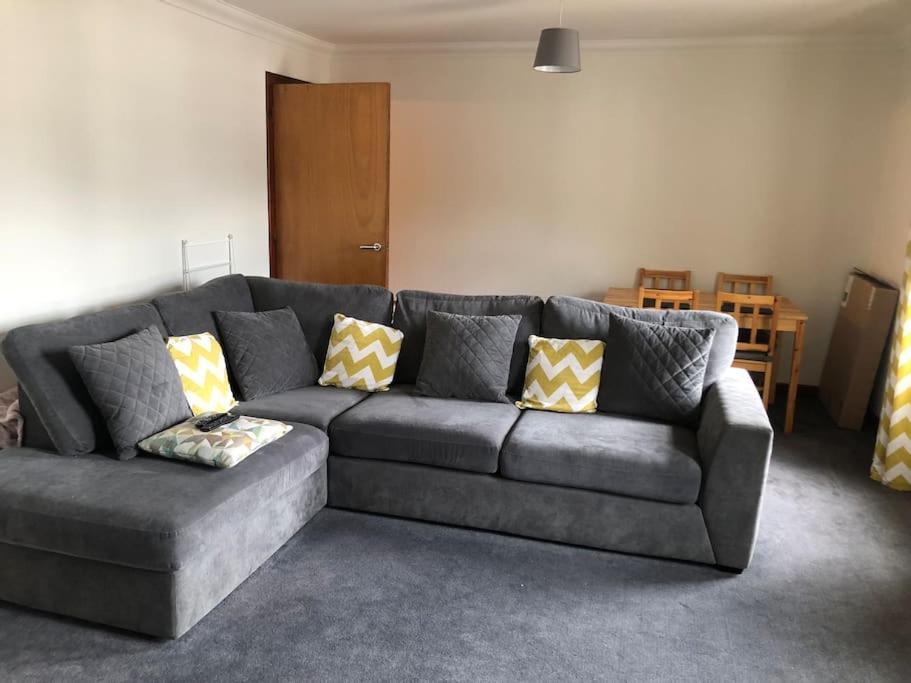 Nevis Apartment Located In Fort William Centre מראה חיצוני תמונה